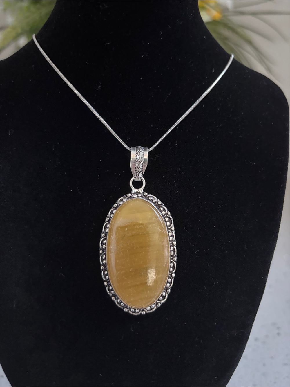 Hand Crafted Yellow Lace Agate Oval Stone Pendant Necklace - Women Jewelry